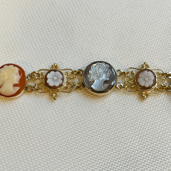 Estate Victorian Revival 14K Gold Carved Shell Cameo Filigree Floral Bracelet - Picture 3 of 11